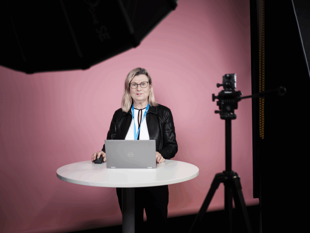 Marjo Ritmala studiossa